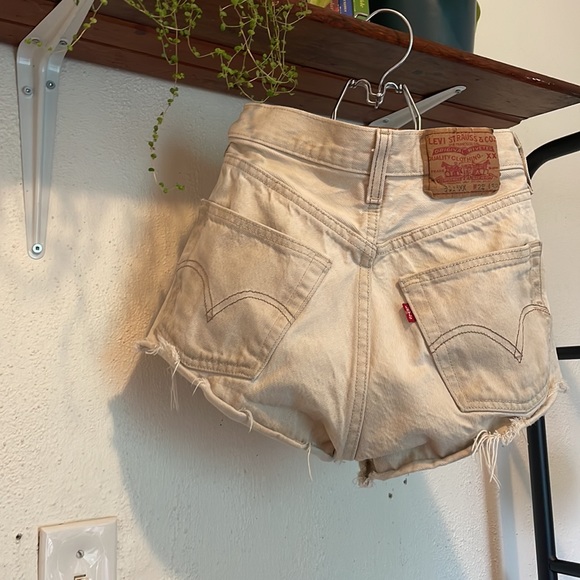 Levi’s 501 cut offs - Picture 2 of 2